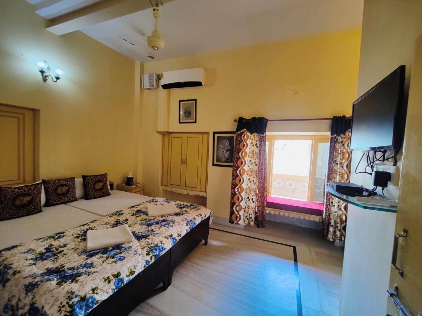 Hotel Himmat Niwas Jaisalmer Exterior photo